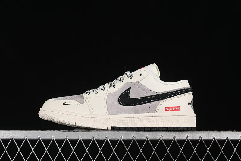 All categories Air Jordan Jordan series basketball shoes Air Jordan 1 Low High-end customized low-top sneakers Air Jordan 1 Low Supreme joint-double black hook High-end customized low-top retro basketball shoes SJ9950-043